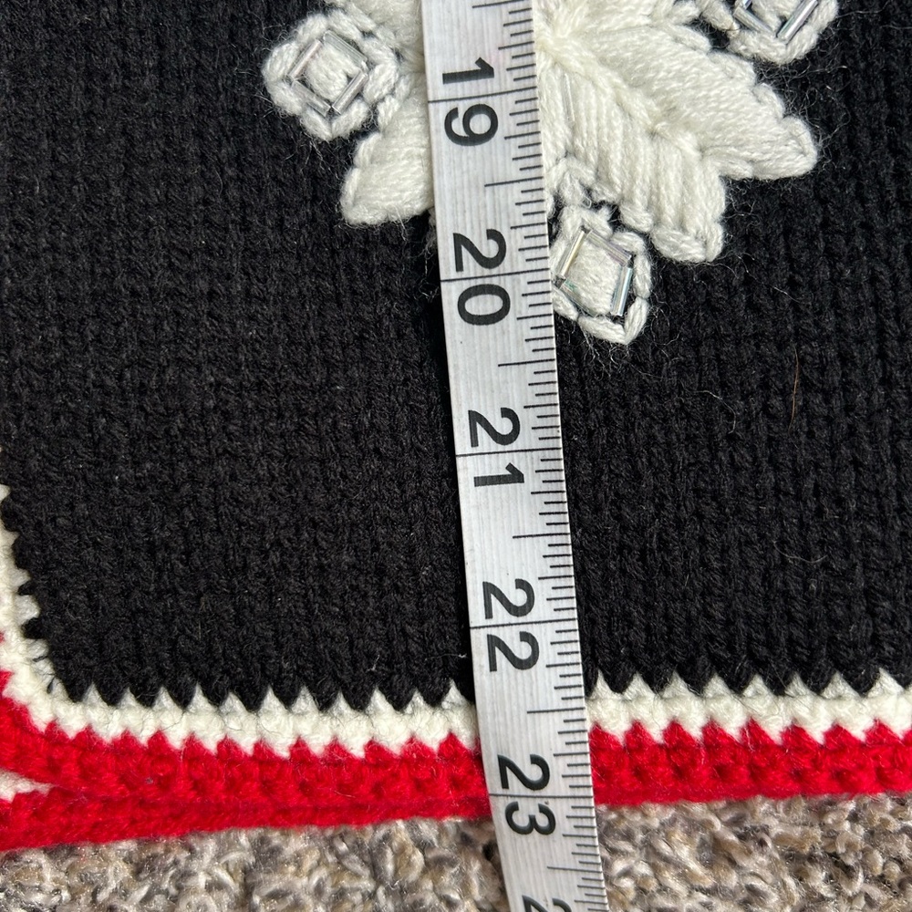 Christopher & Banks Hand Crochet Vintage Snowflake Vest size XL - Picture 7 of 8